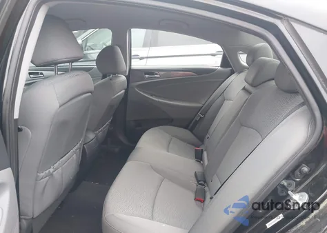 2014 Hyundai Sonata Hybrid z USA, uszkodzony, nr VIN KMHEC4A45EA114823